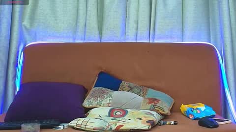 Snapshot of 01klhoe01 chatting on November 11, 11:38 pm Klhoe Carter 3 online show from November 11, 11:38 pm