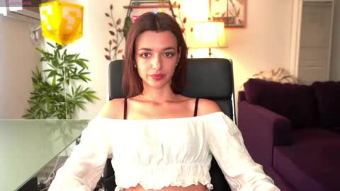 Snapshot of 0_perfect_imperfection_0 chatting on May 19, 11:44 pm Olivia online show from May 19, 11:44 pm