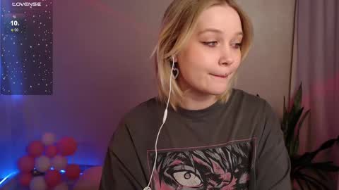 Snapshot of 0uralexa chatting on December 17, 9:38 pm Alexa online show from December 17, 9:38 pm