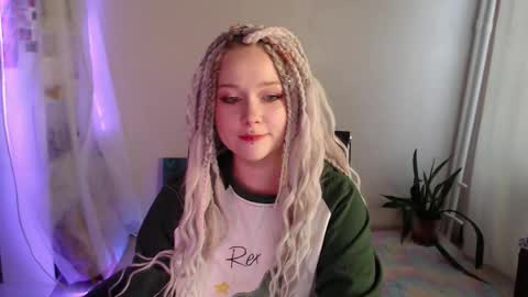 Snapshot of 0uralexa chatting on December 18, 9:48 am Alexa online show from December 18, 9:48 am