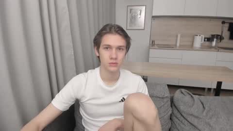 Snapshot of 0verlandd chatting on September 14, 1:43 pm Adam online show from September 14, 1:43 pm