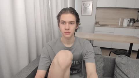 Snapshot of 0verlandd chatting on October 4, 4:10 am Adam online show from October 4, 4:10 am