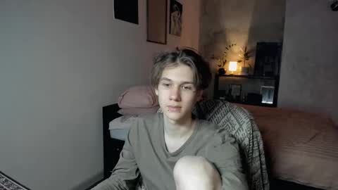 Snapshot of 0verlandd chatting on December 15, 12:31 pm Adam online show from December 15, 12:31 pm