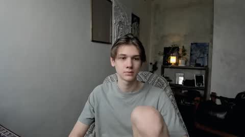 Snapshot of 0verlandd chatting on December 18, 8:42 am Adam online show from December 18, 8:42 am