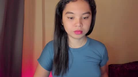 Snapshot of 0wwlo0k chatting on November 18, 5:23 am 0wwlo0k online show from November 18, 5:23 am