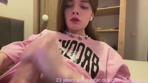 Aishe online show from September 29, 5:07 pm