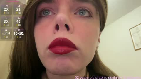 Aishe online show from May 10, 3:39 pm