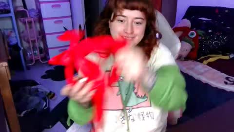 Snapshot of 111lucygrim111 chatting on November 13, 3:33 pm 111lucygrim111 online show from November 13, 3:33 pm