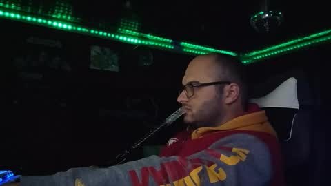 Snapshot of 11anonymus11 chatting on October 28, 10:34 pm 11anonymus11 online show from October 28, 10:34 pm