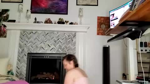 Aurora Willows online show from February 4, 12:00 pm