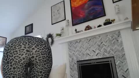 Aurora Willows online show from September 27, 8:58 pm