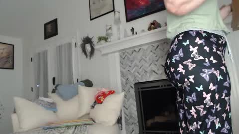 Aurora Willows online show from October 26, 12:11 pm