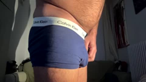 Snapshot of 12thbadoondick chatting on May 4, 8:32 am 12thbadoondick online show from May 4, 8:32 am