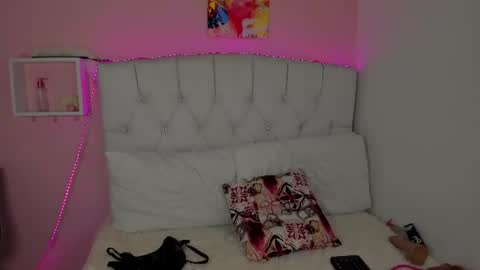 18candy online show from June 20, 11:18 pm