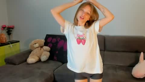 Kira online show from June 22, 4:48 pm