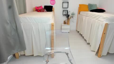 Snapshot of 18perfecttits chatting on December 14, 4:40 am 18perfecttits online show from December 14, 4:40 am