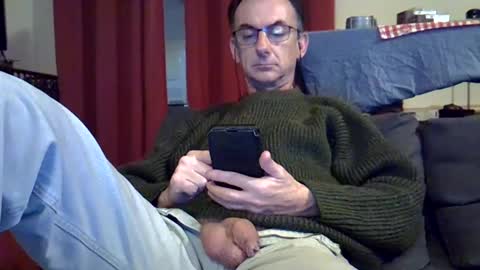 Snapshot of 18remy45 chatting on December 8, 12:51 am 18remy45 online show from December 8, 12:51 am