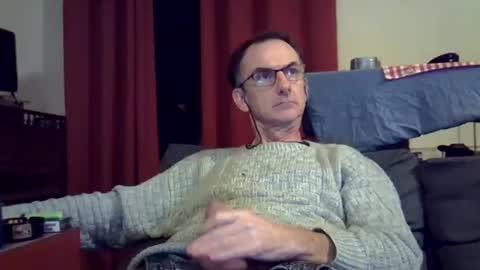 Snapshot of 18remy45 chatting on December 18, 10:46 pm 18remy45 online show from December 18, 10:46 pm