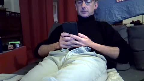 Snapshot of 18remy45 chatting on December 30, 7:11 pm 18remy45 online show from December 30, 7:11 pm