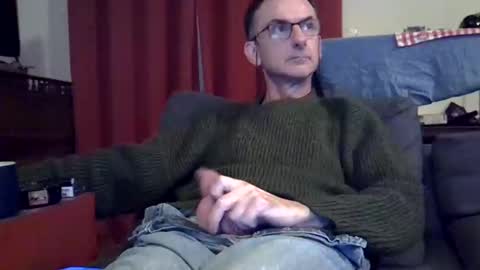 Snapshot of 18remy45 chatting on February 24, 8:25 pm 18remy45 online show from February 24, 8:25 pm