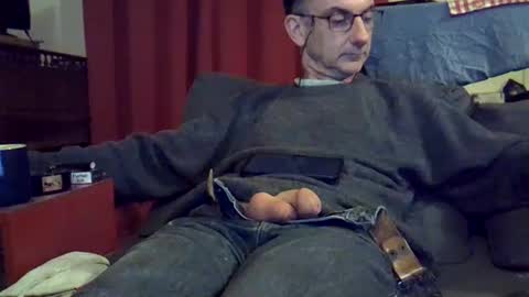 Snapshot of 18remy45 chatting on March 6, 6:05 pm 18remy45 online show from March 6, 6:05 pm