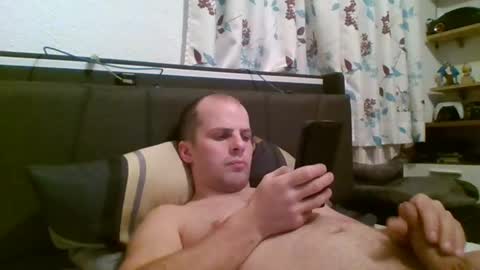 Snapshot of 19berni91 chatting on December 8, 6:17 pm berni online show from December 8, 6:17 pm