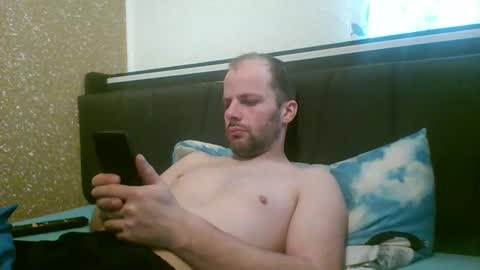 Snapshot of 19berni91 chatting on March 9, 6:17 am berni online show from March 9, 6:17 am