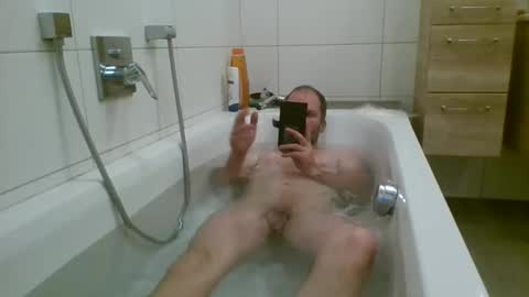 Snapshot of 19berni91 chatting on October 4, 6:50 pm berni online show from October 4, 6:50 pm