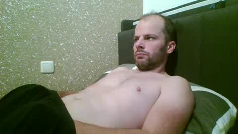 Snapshot of 19berni91 chatting on November 9, 6:44 am berni online show from November 9, 6:44 am