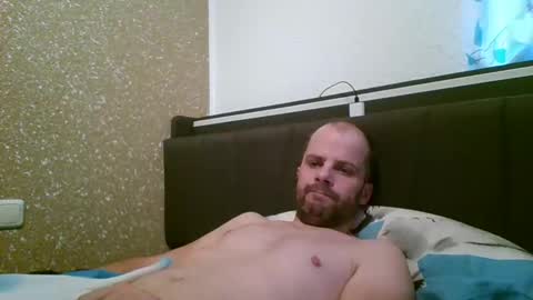 Snapshot of 19berni91 chatting on December 18, 7:14 am berni online show from December 18, 7:14 am