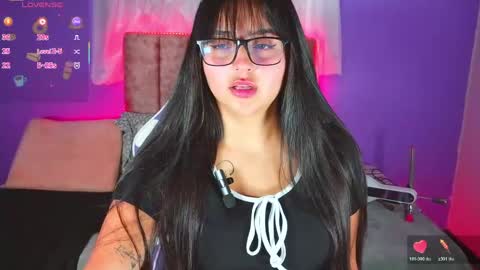 1_scarllet_ online show from April 28, 12:54 pm