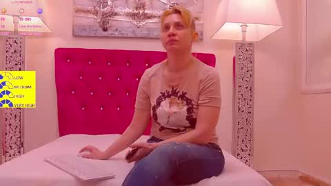 AMANDA online show from May 15, 4:19 am