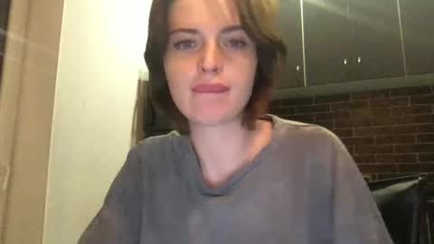 Snapshot of 1dove chatting on December 4, 3:32 pm DOVE online show from December 4, 3:32 pm