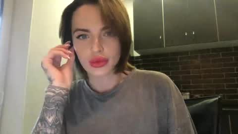 Snapshot of 1dove chatting on December 9, 8:22 am DOVE online show from December 9, 8:22 am