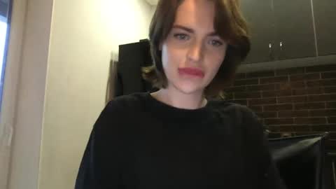 Snapshot of 1dove chatting on December 11, 1:06 pm DOVE online show from December 11, 1:06 pm