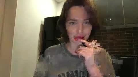 Snapshot of 1dove chatting on January 14, 3:26 pm DOVE online show from January 14, 3:26 pm