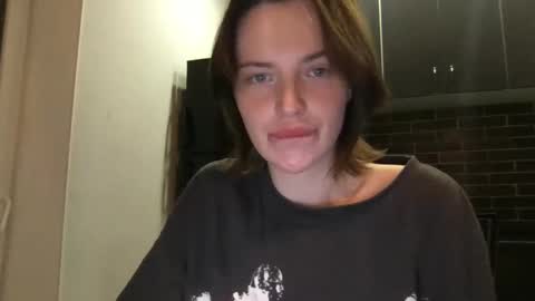 Snapshot of 1dove chatting on January 27, 5:26 pm DOVE online show from January 27, 5:26 pm