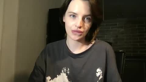 Snapshot of 1dove chatting on February 4, 5:34 pm DOVE online show from February 4, 5:34 pm