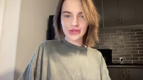 Snapshot of 1dove chatting on February 21, 3:21 pm DOVE online show from February 21, 3:21 pm