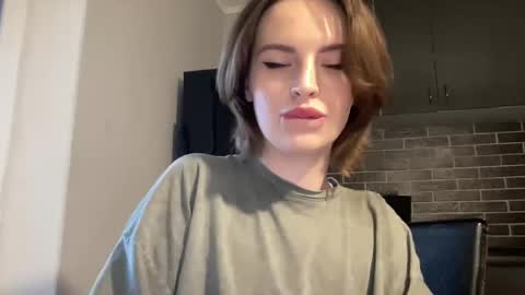 Snapshot of 1dove chatting on February 24, 3:20 pm DOVE online show from February 24, 3:20 pm