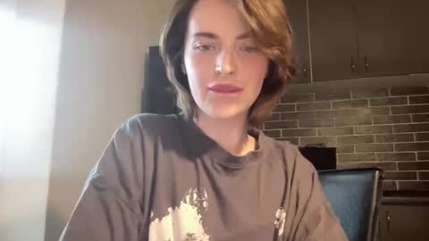 Snapshot of 1dove chatting on February 28, 1:58 pm DOVE online show from February 28, 1:58 pm