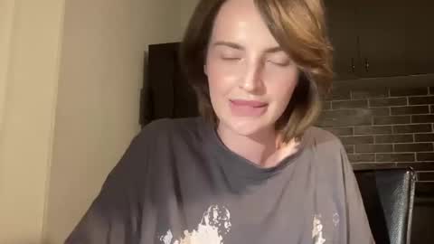 Snapshot of 1dove chatting on February 28, 5:04 pm DOVE online show from February 28, 5:04 pm