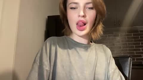 Snapshot of 1dove chatting on March 7, 4:44 pm DOVE online show from March 7, 4:44 pm