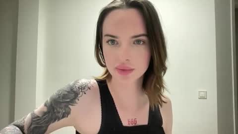 Snapshot of 1dove chatting on September 9, 7:13 pm DOVE online show from September 9, 7:13 pm