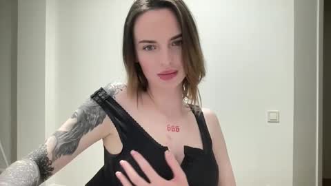 Snapshot of 1dove chatting on September 12, 6:19 pm DOVE online show from September 12, 6:19 pm