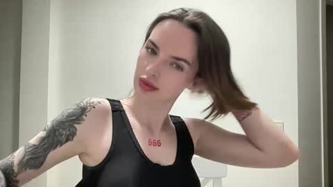 Snapshot of 1dove chatting on September 18, 6:54 pm DOVE online show from September 18, 6:54 pm