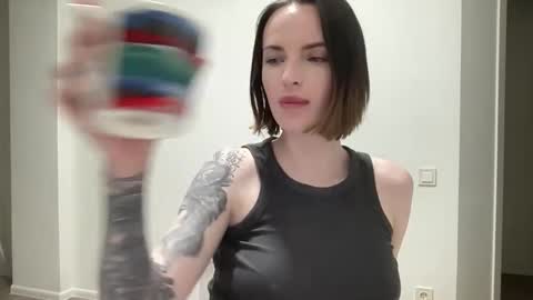 Snapshot of 1dove chatting on November 22, 9:03 pm DOVE online show from November 22, 9:03 pm