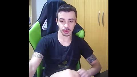 Snapshot of 1good_vibes1 chatting on November 23, 10:20 pm 1good_vibes1 online show from November 23, 10:20 pm