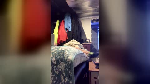 Snapshot of 1horney chatting on March 6, 8:22 am 1horney online show from March 6, 8:22 am