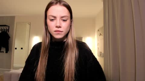 Lily 3 online show from December 18, 10:13 pm